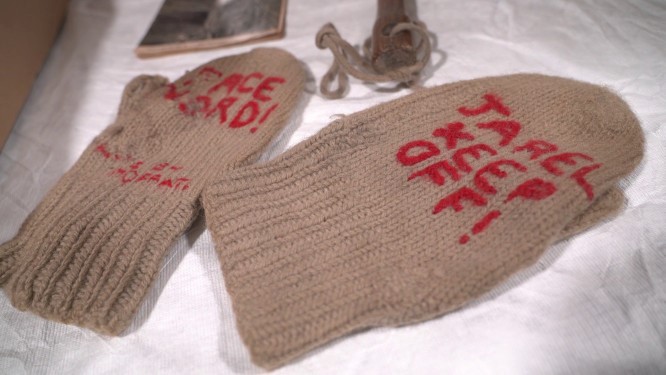 Woollen mittens